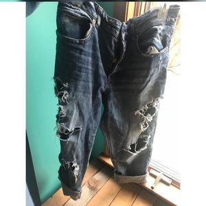 American Eagle Destroyed Tomgirl/Boyfriend Jeans!